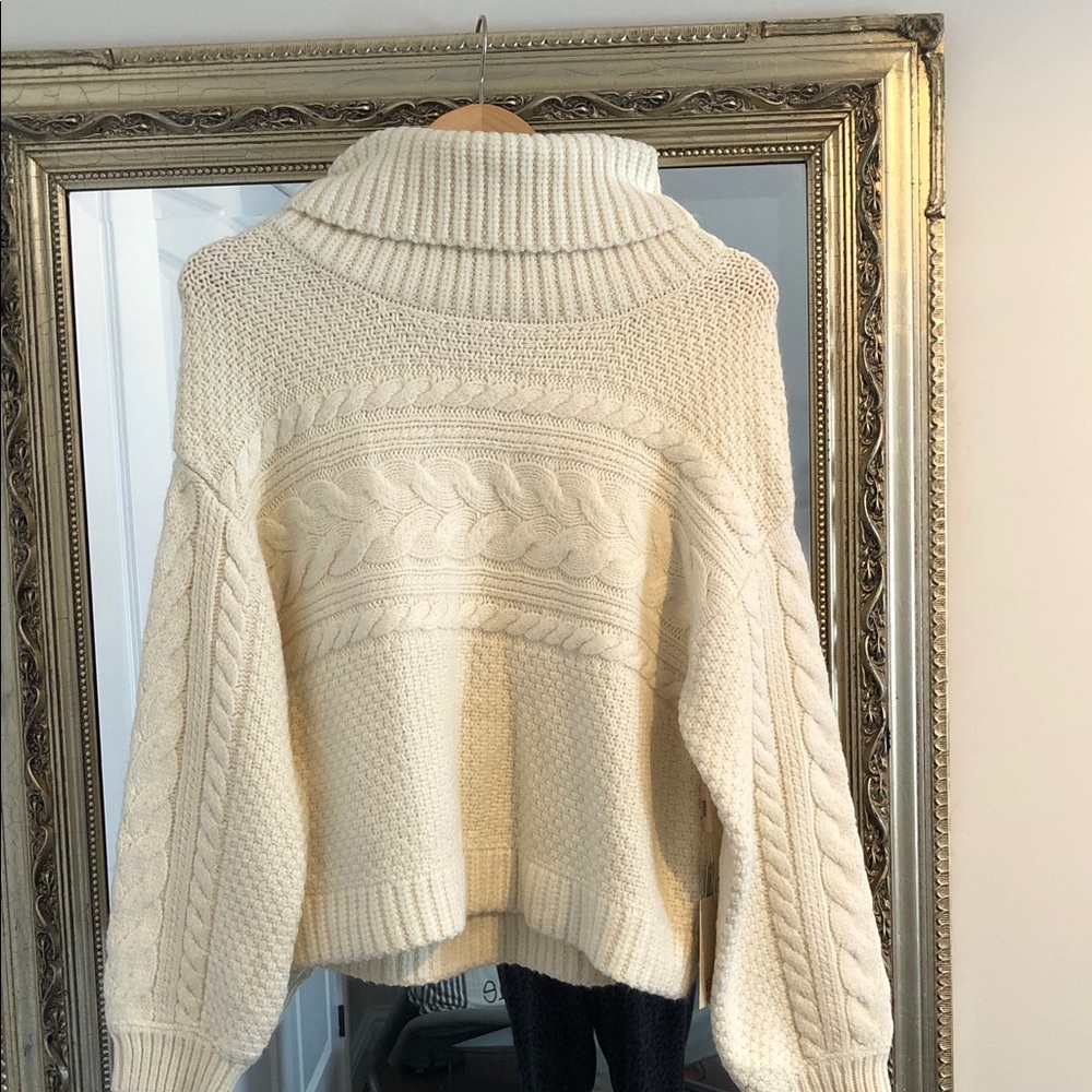 Size M Tahari cream cowl neck